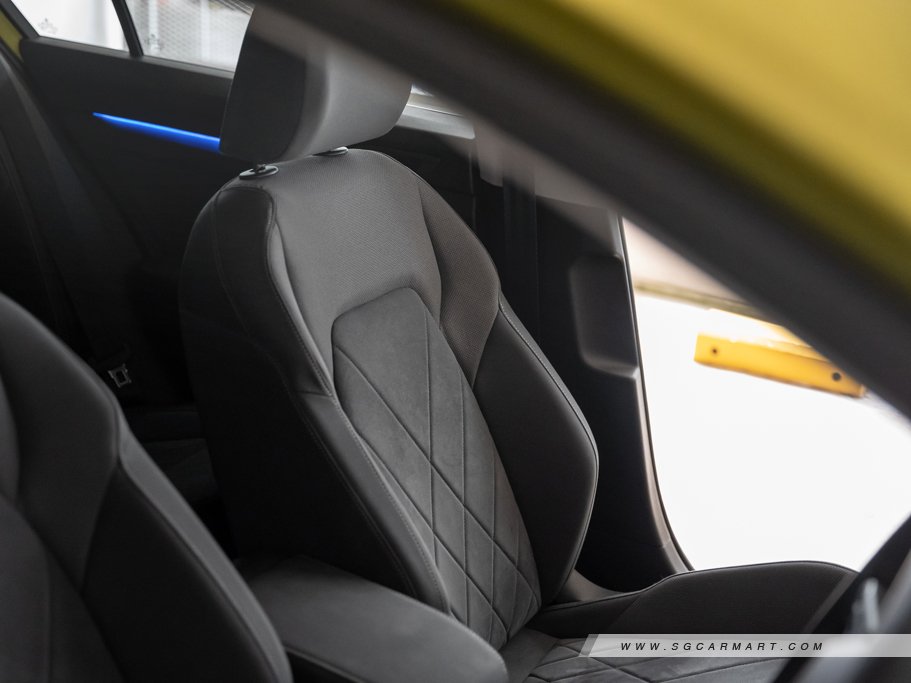 https://i.i-sgcm.com/new_cars/cars/12893/12893_g121