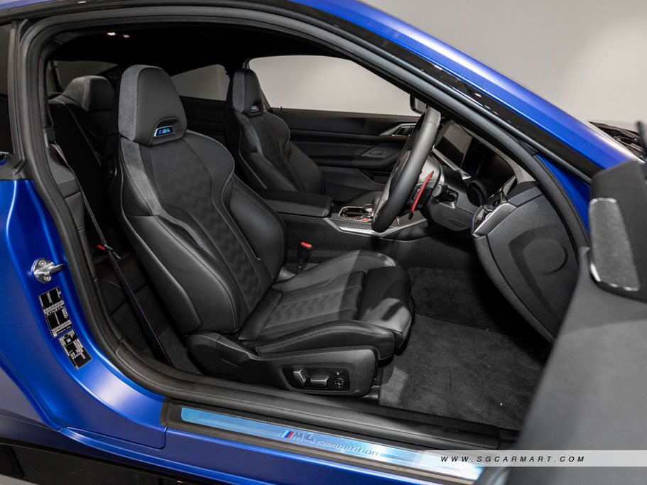 https://i.i-sgcm.com/new_cars/cars/12896/12896_g8