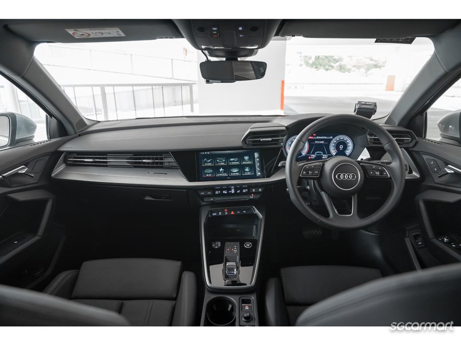 https://i.i-sgcm.com/new_cars/cars/12897/12897_g37