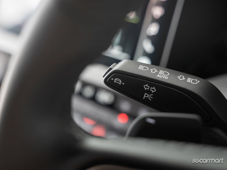 https://i.i-sgcm.com/new_cars/cars/12897/12897_g61