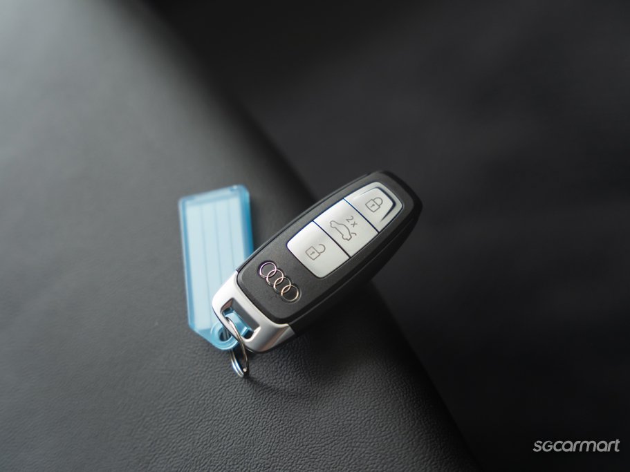 https://i.i-sgcm.com/new_cars/cars/12897/12897_g70