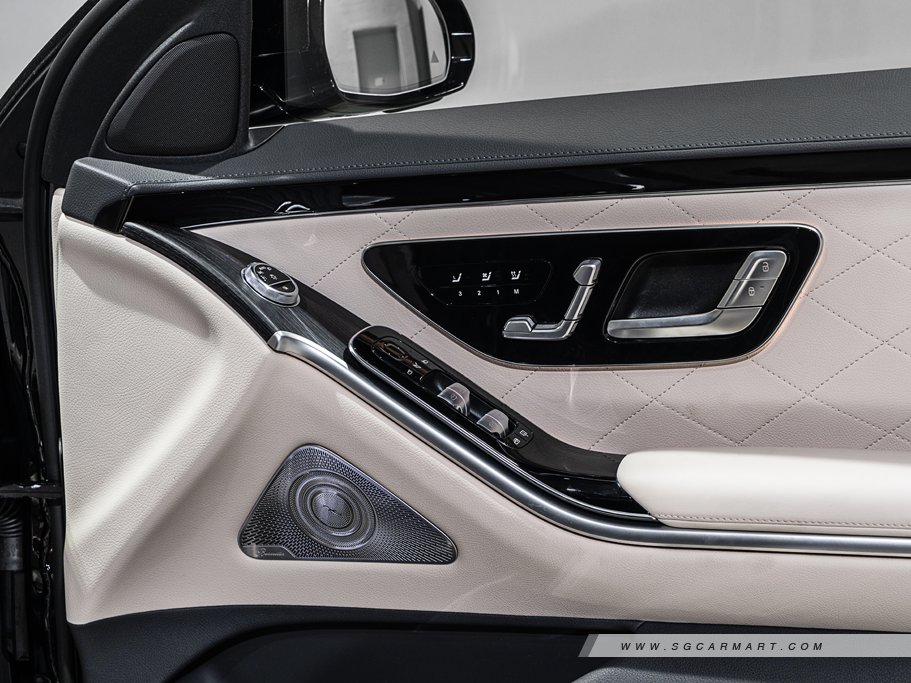https://i.i-sgcm.com/new_cars/cars/12898/12898_g90