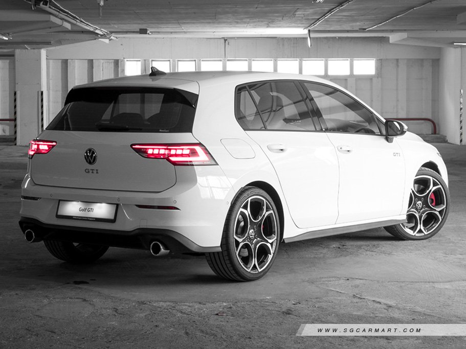 Volkswagen Golf GTI 2.0 TSI DSG 104