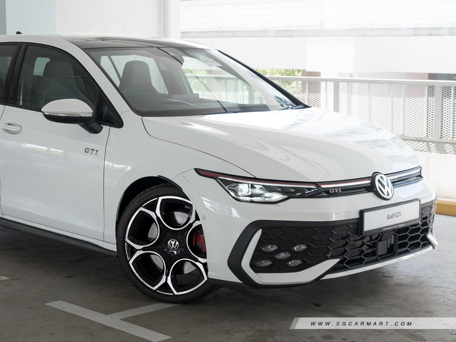 Volkswagen Golf GTI 2.0 TSI DSG 106