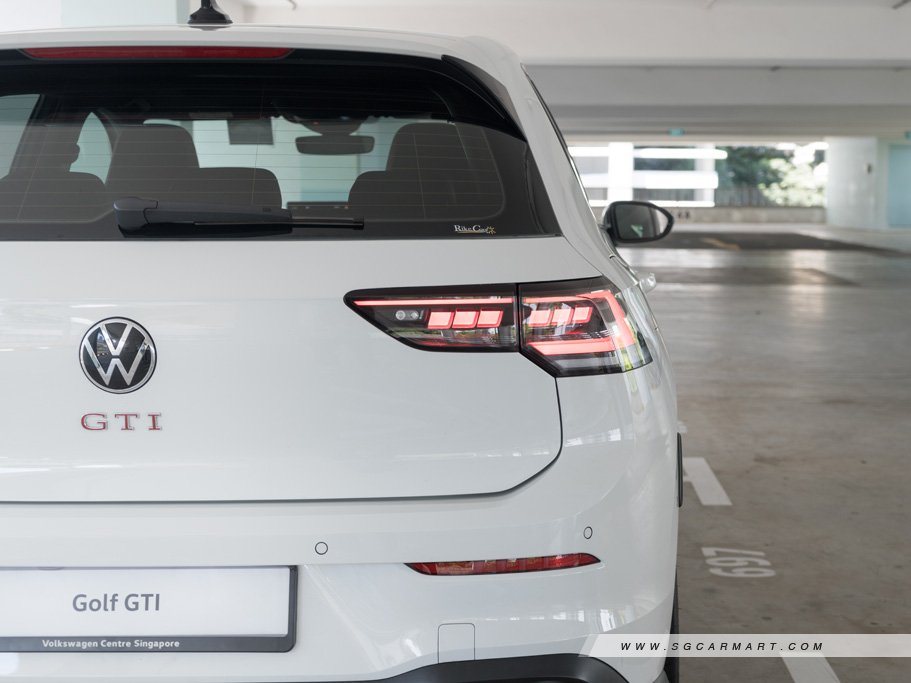 Volkswagen Golf GTI 2.0 TSI DSG 108