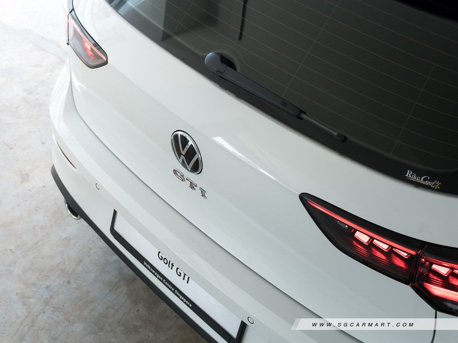 Volkswagen Golf GTI 2.0 TSI DSG 109