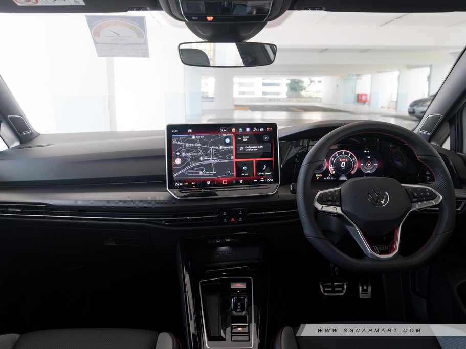 Volkswagen Golf GTI 2.0 TSI DSG 111