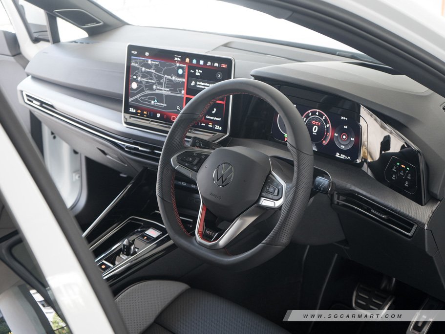 Volkswagen Golf GTI 2.0 TSI DSG 112