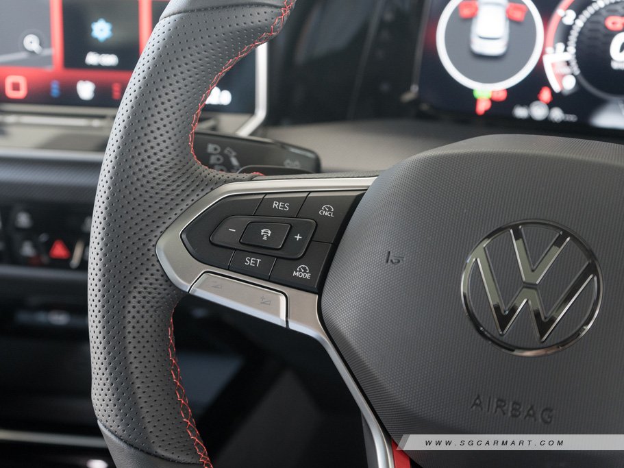 Volkswagen Golf GTI 2.0 TSI DSG 114