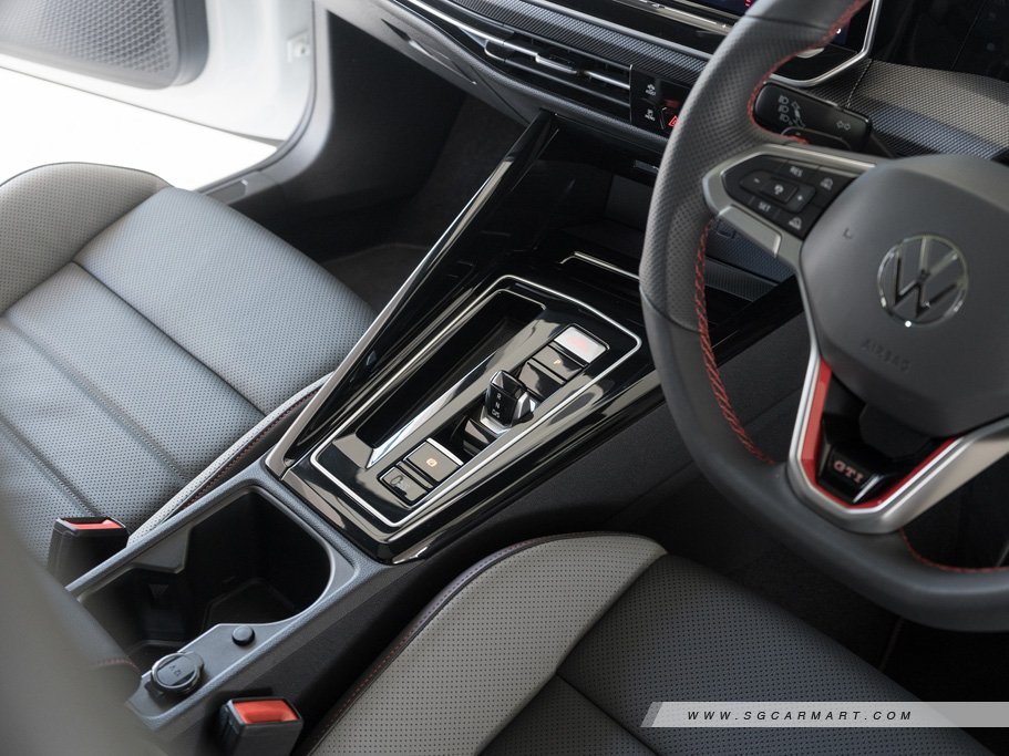 Volkswagen Golf GTI 2.0 TSI DSG 117