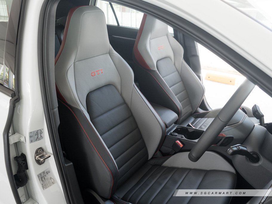 Volkswagen Golf GTI 2.0 TSI DSG 120