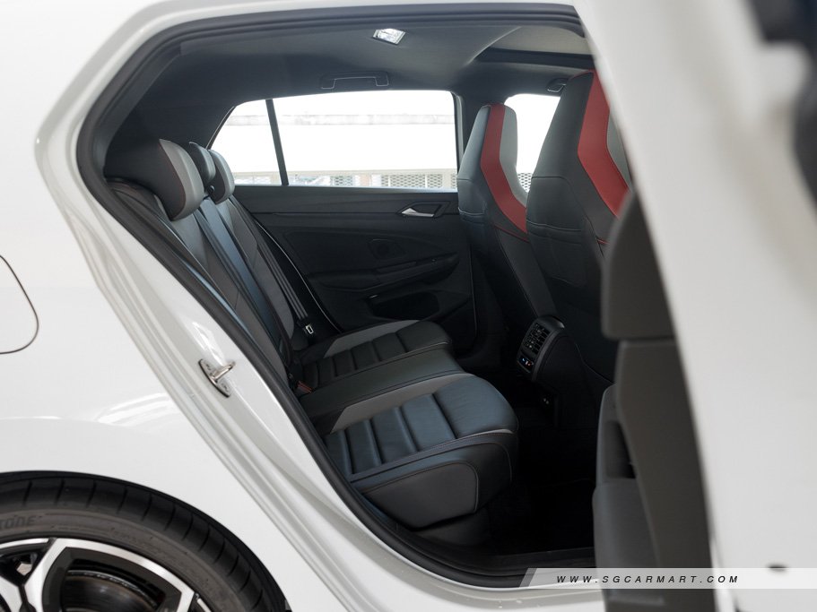 Volkswagen Golf GTI 2.0 TSI DSG 124