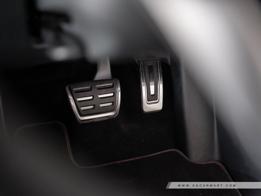 https://i.i-sgcm.com/new_cars/cars/12901/12901_g76