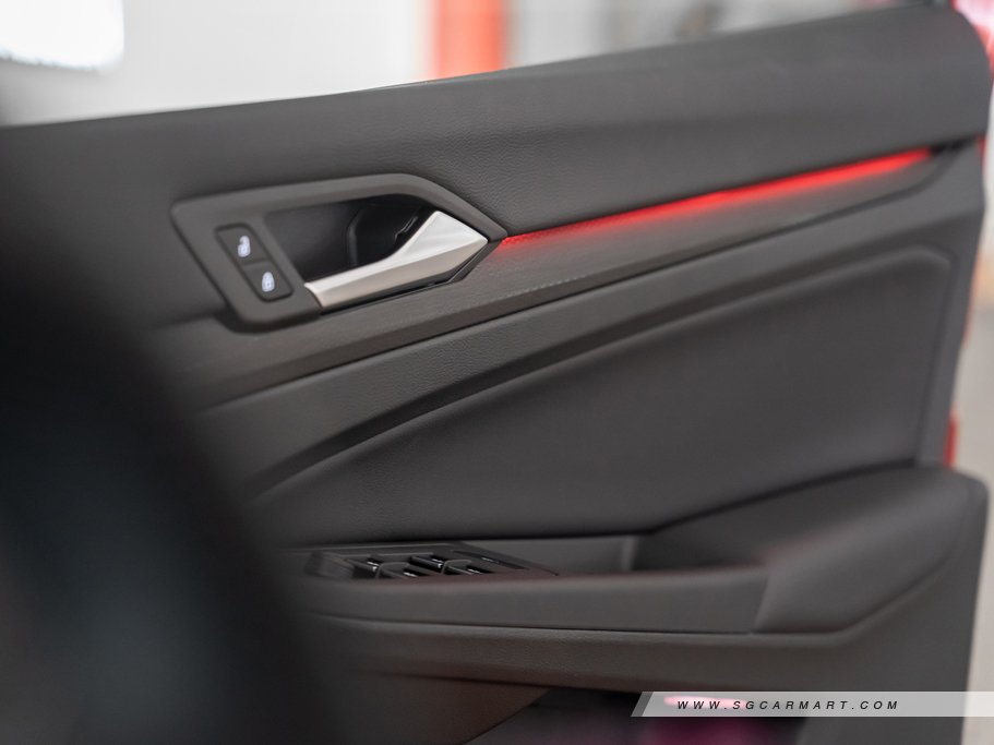 https://i.i-sgcm.com/new_cars/cars/12901/12901_g77