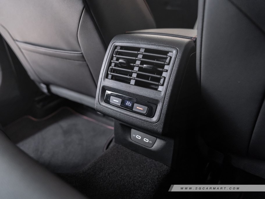 https://i.i-sgcm.com/new_cars/cars/12901/12901_g82