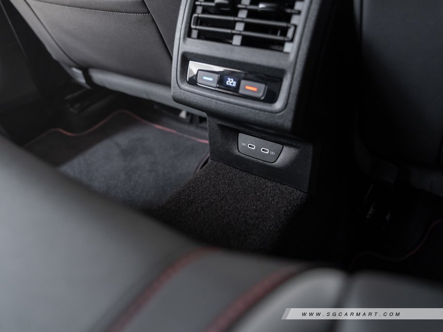 https://i.i-sgcm.com/new_cars/cars/12901/12901_g83