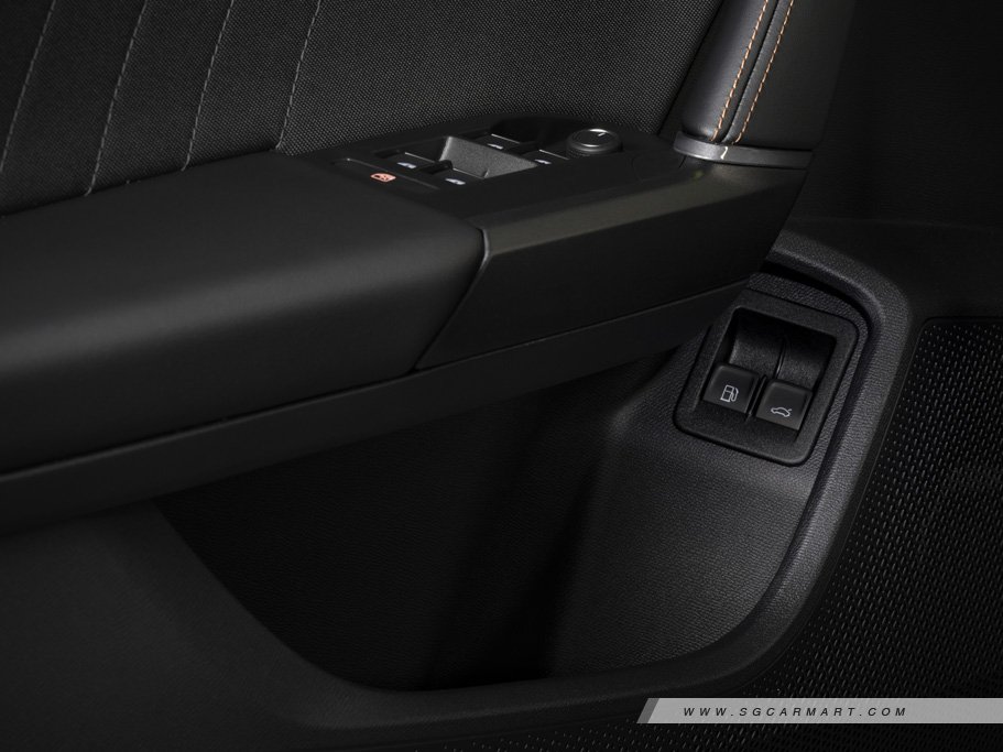 https://i.i-sgcm.com/new_cars/cars/12903/12903_g19