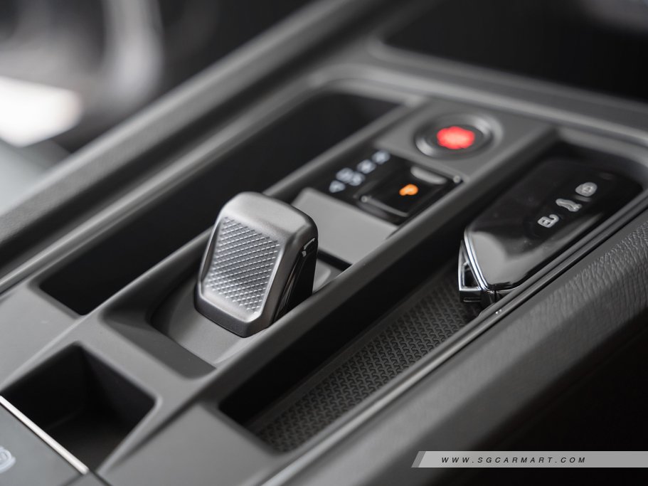 https://i.i-sgcm.com/new_cars/cars/12903/12903_g70