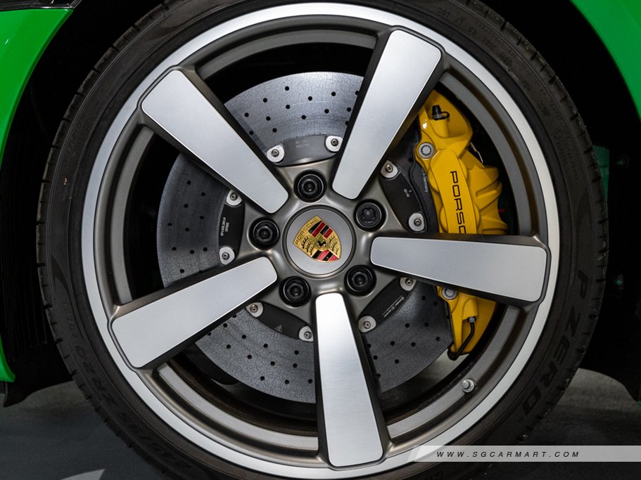 https://i.i-sgcm.com/new_cars/cars/12906/12906_g9
