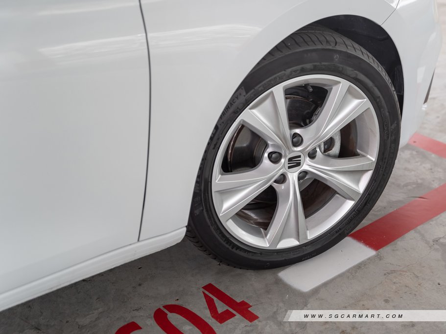 https://i.i-sgcm.com/new_cars/cars/12914/12914_g30