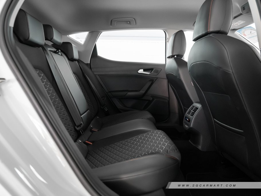 https://i.i-sgcm.com/new_cars/cars/12914/12914_g71