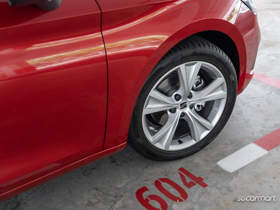 https://i.i-sgcm.com/new_cars/cars/12915/12915_g28