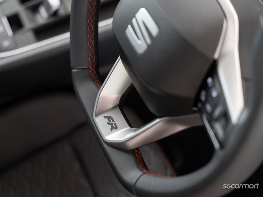 https://i.i-sgcm.com/new_cars/cars/12915/12915_g56