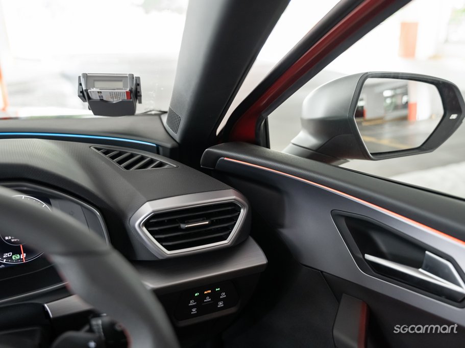 https://i.i-sgcm.com/new_cars/cars/12915/12915_g59