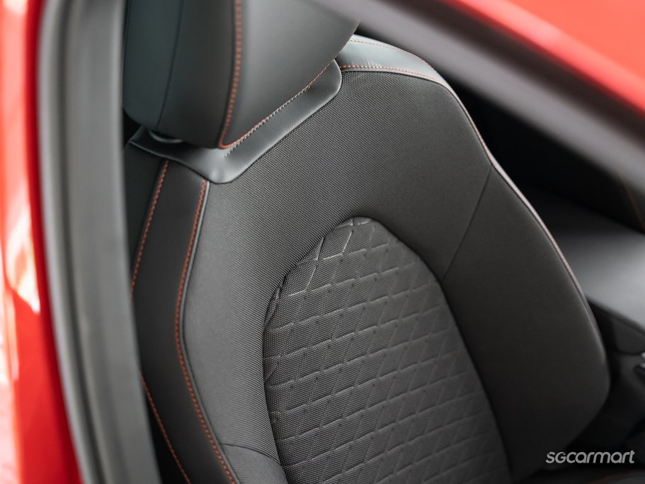 https://i.i-sgcm.com/new_cars/cars/12915/12915_g61