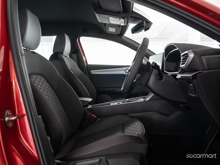 https://i.i-sgcm.com/new_cars/cars/12915/12915_g64