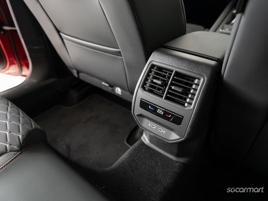 https://i.i-sgcm.com/new_cars/cars/12915/12915_g66
