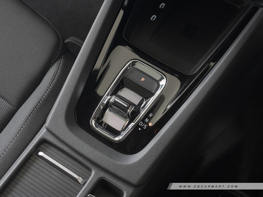 https://i.i-sgcm.com/new_cars/cars/12917/12917_g109