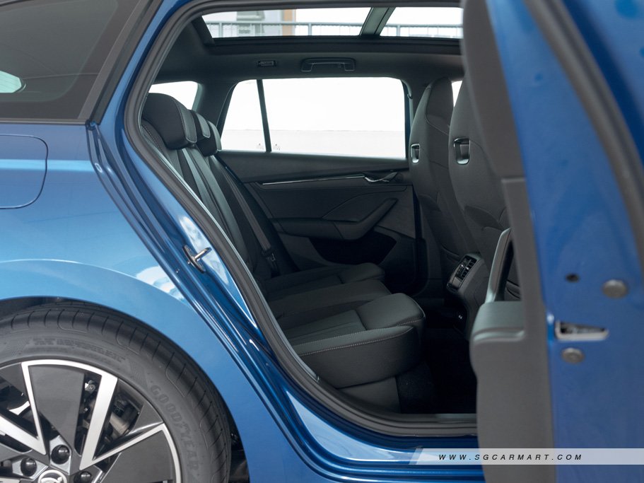 https://i.i-sgcm.com/new_cars/cars/12917/12917_g115