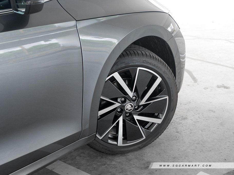https://i.i-sgcm.com/new_cars/cars/12917/12917_g139