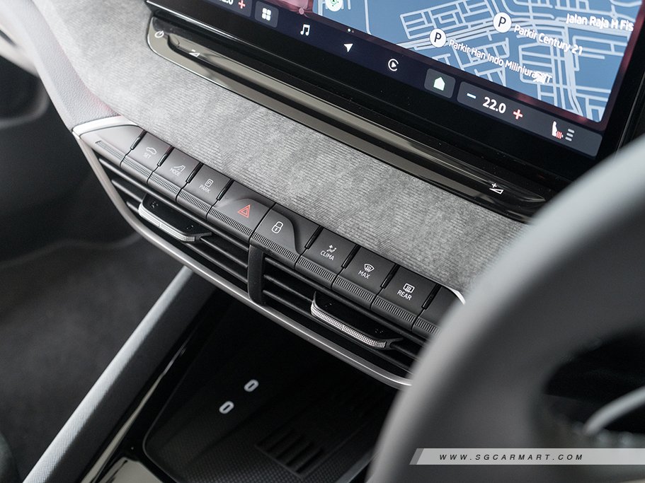 https://i.i-sgcm.com/new_cars/cars/12917/12917_g145