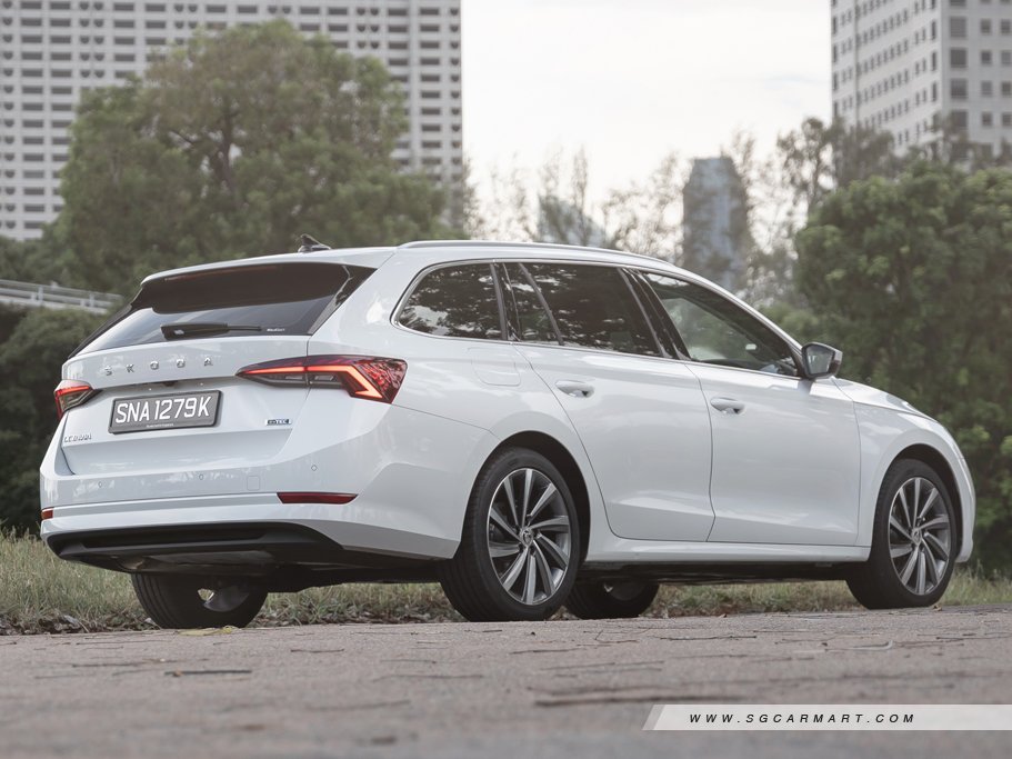 https://i.i-sgcm.com/new_cars/cars/12917/12917_g37