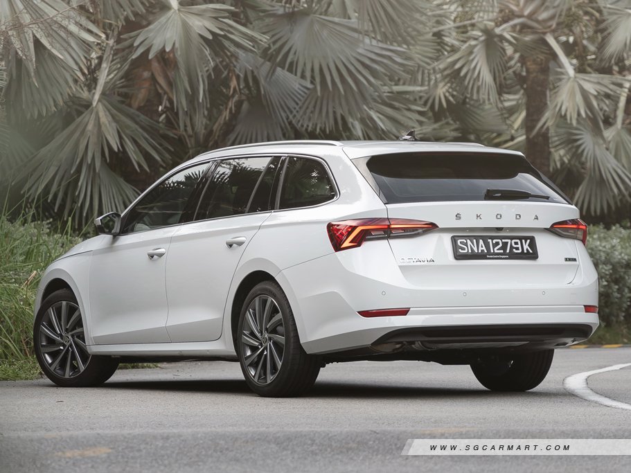 https://i.i-sgcm.com/new_cars/cars/12917/12917_g38