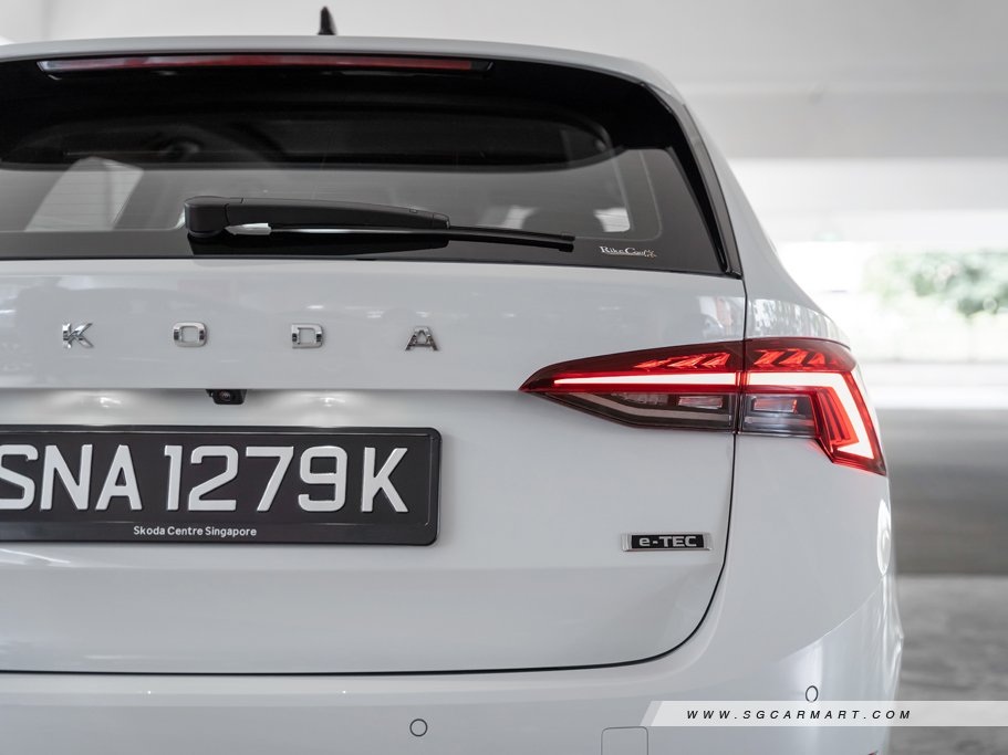 https://i.i-sgcm.com/new_cars/cars/12917/12917_g43