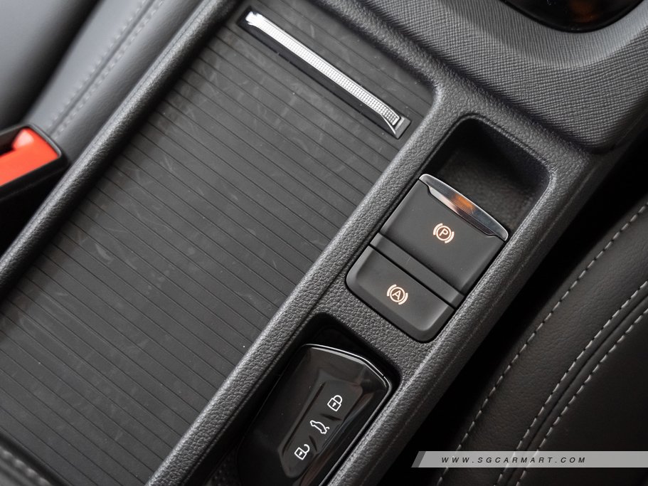 https://i.i-sgcm.com/new_cars/cars/12917/12917_g74