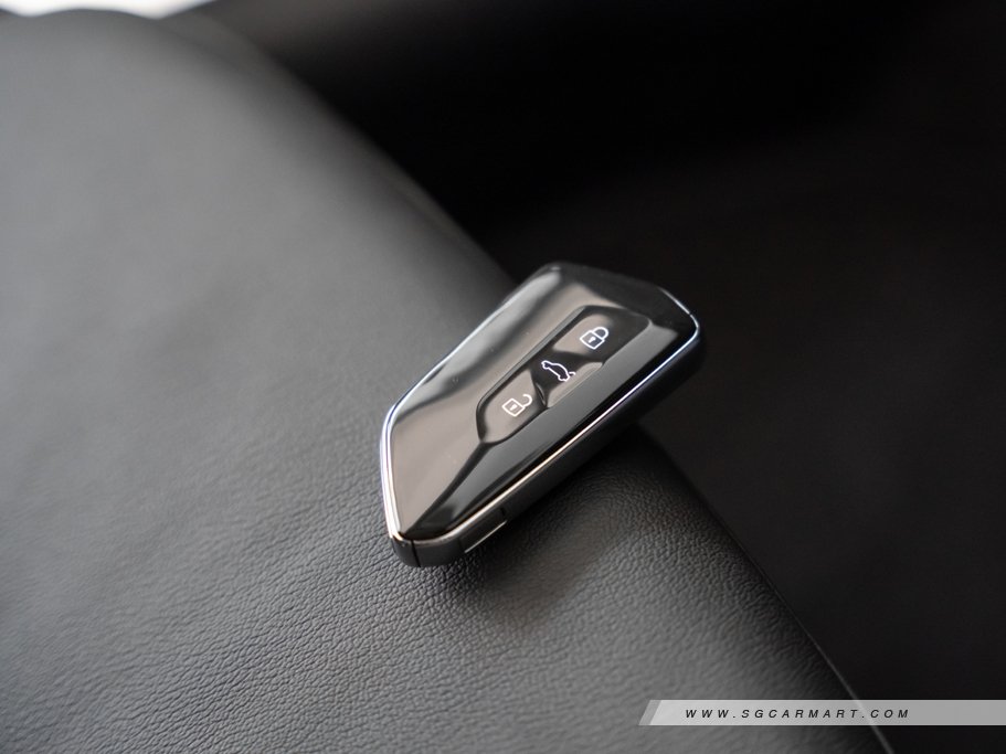https://i.i-sgcm.com/new_cars/cars/12917/12917_g78
