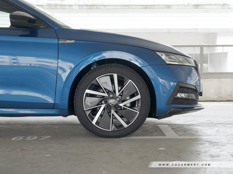 https://i.i-sgcm.com/new_cars/cars/12917/12917_g92