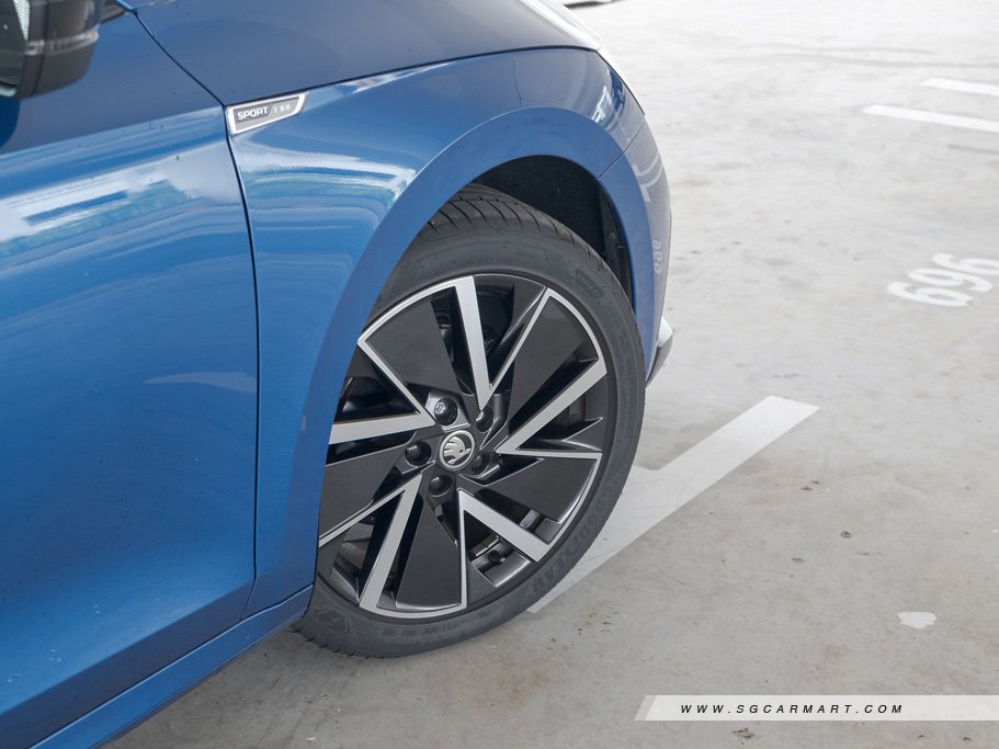 https://i.i-sgcm.com/new_cars/cars/12917/12917_g97