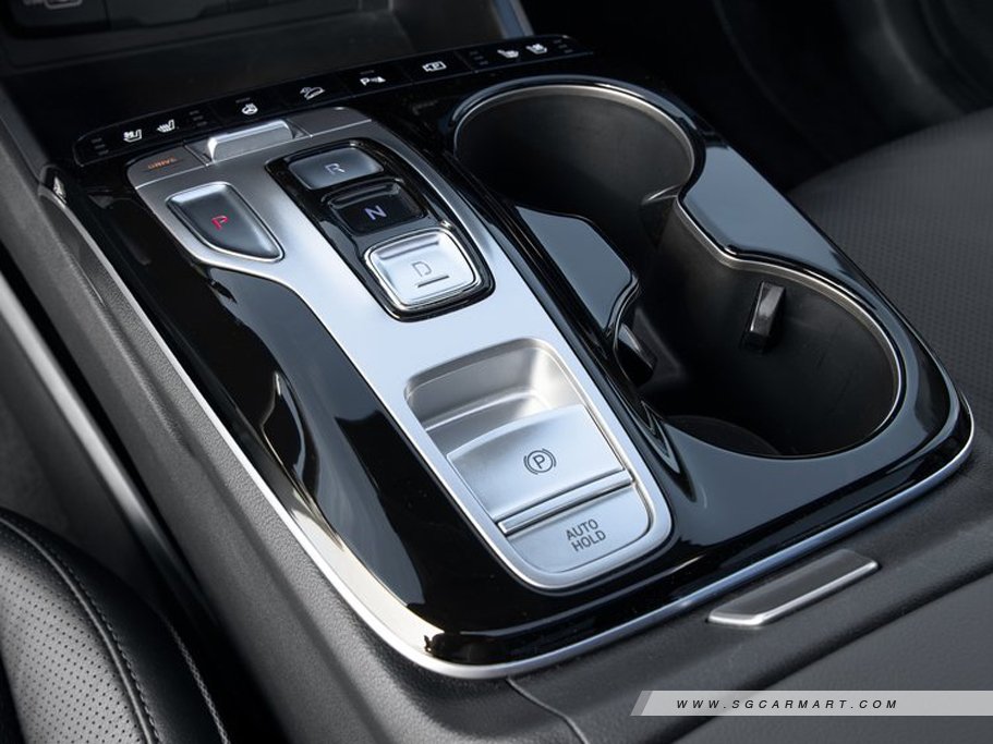 https://i.i-sgcm.com/new_cars/cars/12918/12918_g23