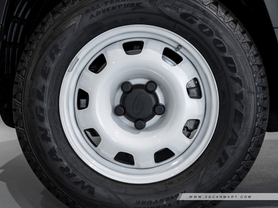 https://i.i-sgcm.com/new_cars/cars/12921/12921_g7