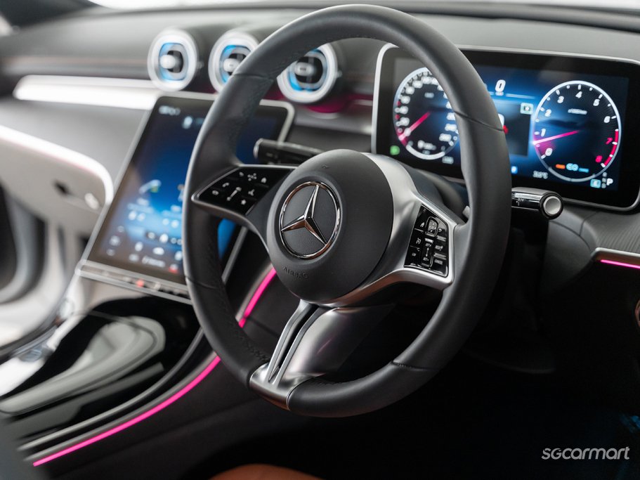 https://i.i-sgcm.com/new_cars/cars/12923/12923_g126
