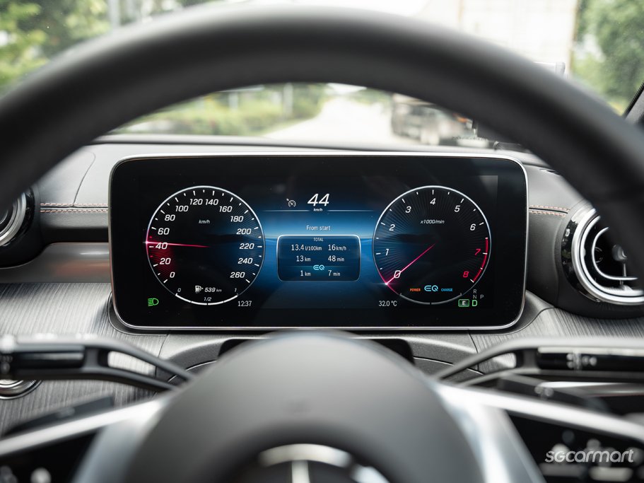 https://i.i-sgcm.com/new_cars/cars/12923/12923_g127