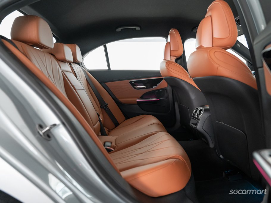 https://i.i-sgcm.com/new_cars/cars/12923/12923_g157
