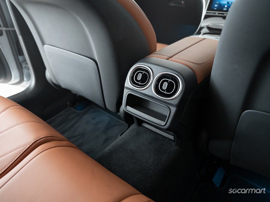 https://i.i-sgcm.com/new_cars/cars/12923/12923_g158