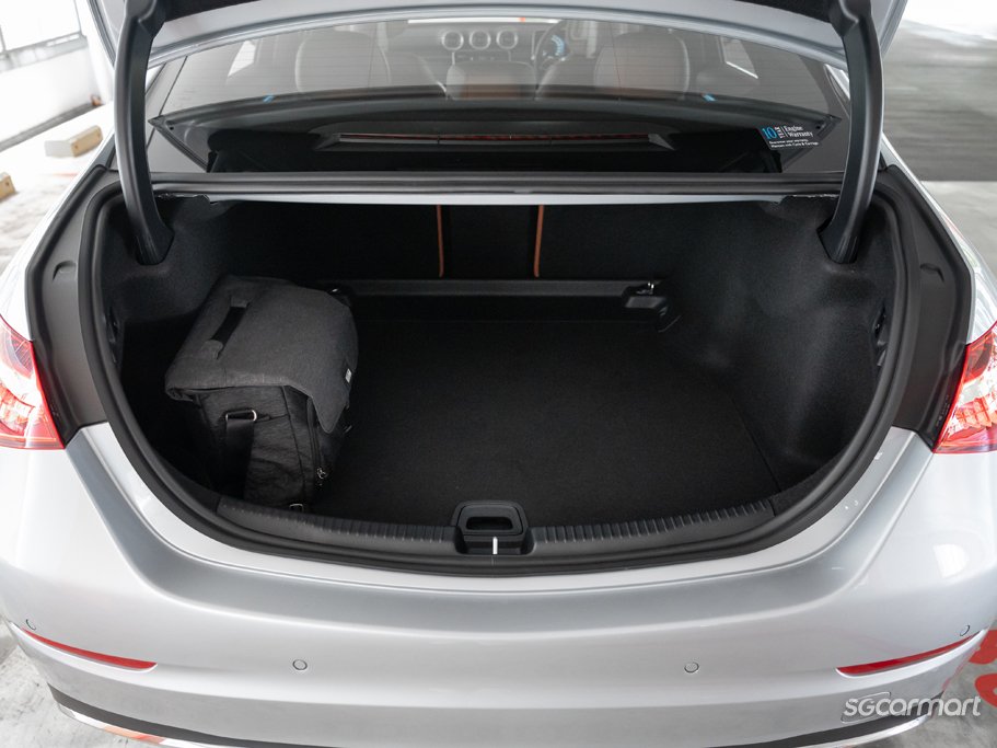 https://i.i-sgcm.com/new_cars/cars/12923/12923_g159