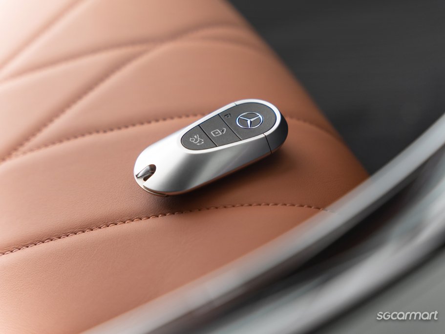https://i.i-sgcm.com/new_cars/cars/12923/12923_g162